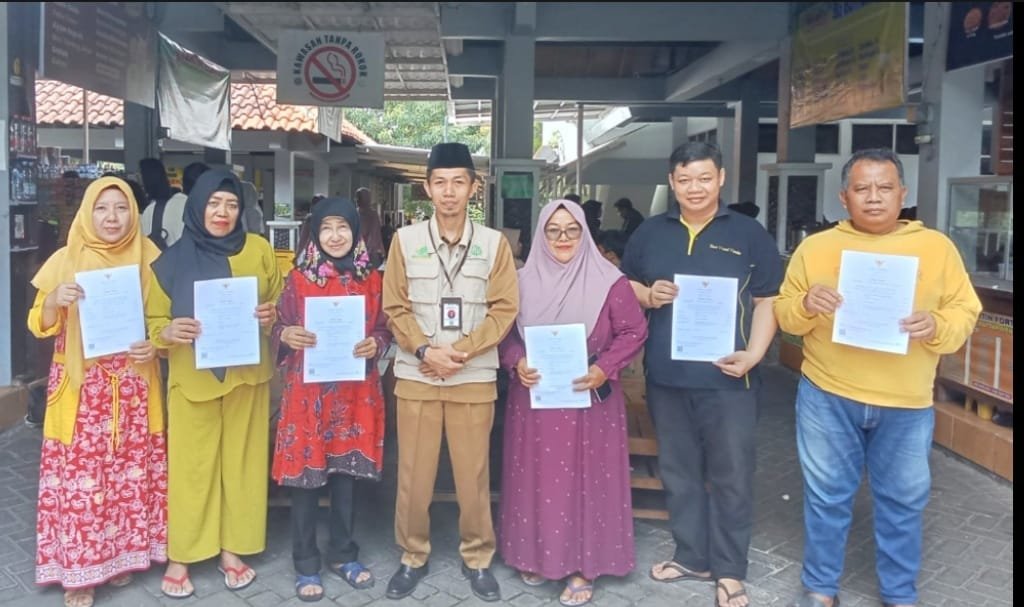 Penyerahan Sertifikat Halal Gratis di Kantin FMIPA Universitas Negeri Malang