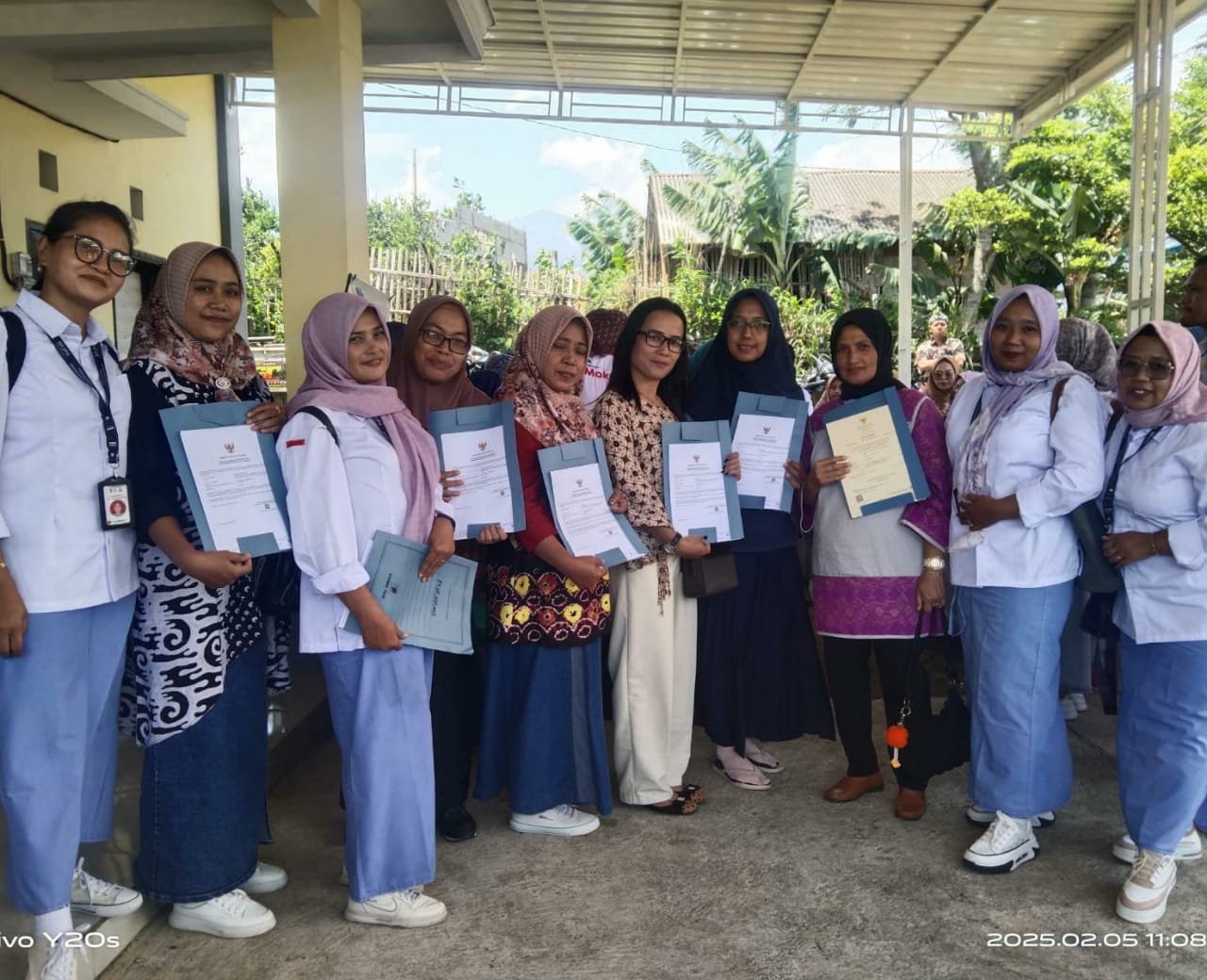 Penyerahan Legalitas Usaha (NIB, PIRT, Halal) dalam Kegiatan Musyawarah Perencanaan Pembangunan Tahun 2025 Pemerintahan Kabupaten Malang
